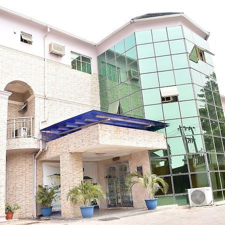 Dublina Suites Festac Town Kültér fotó