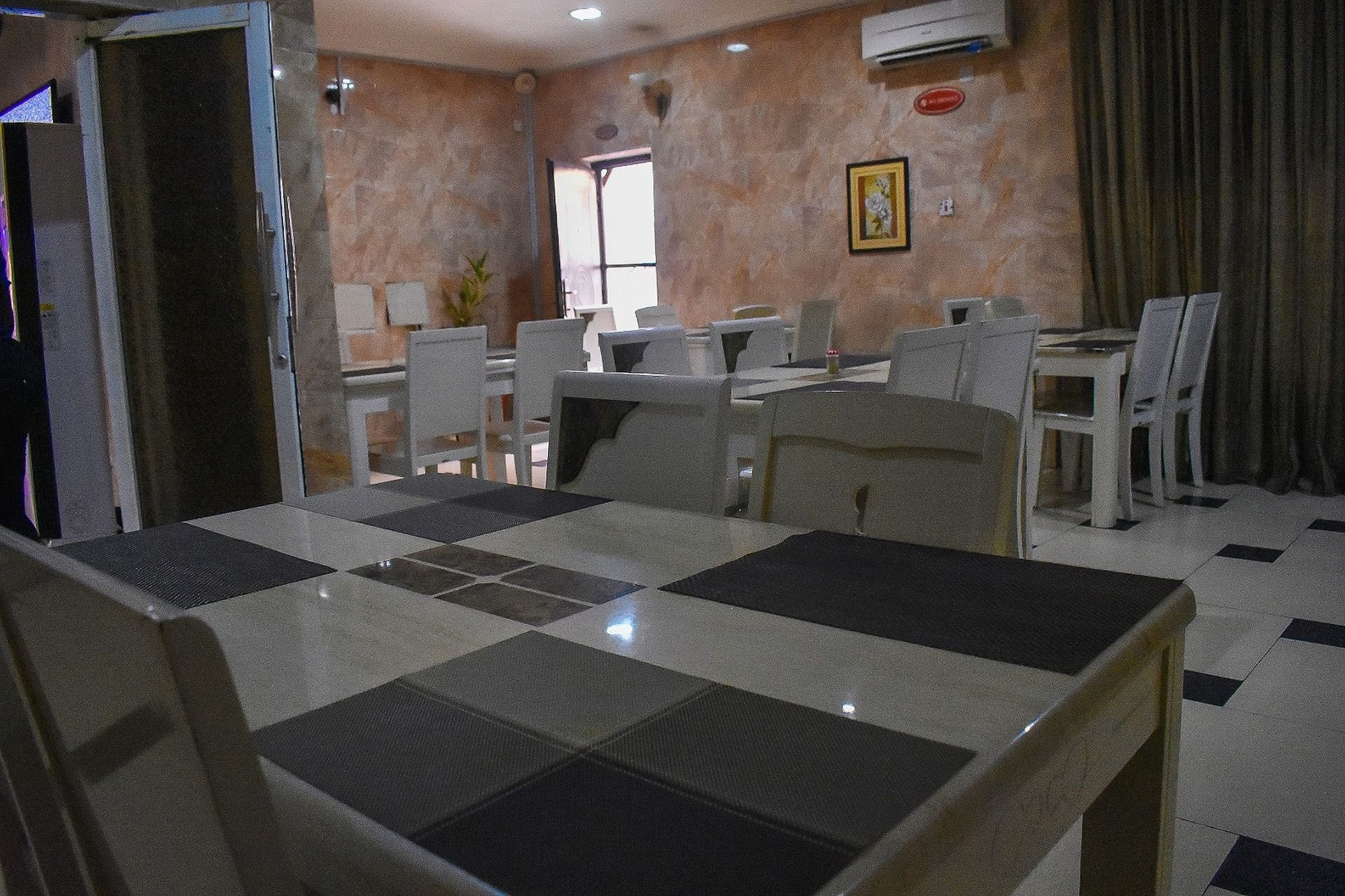 Dublina Suites Festac Town Kültér fotó