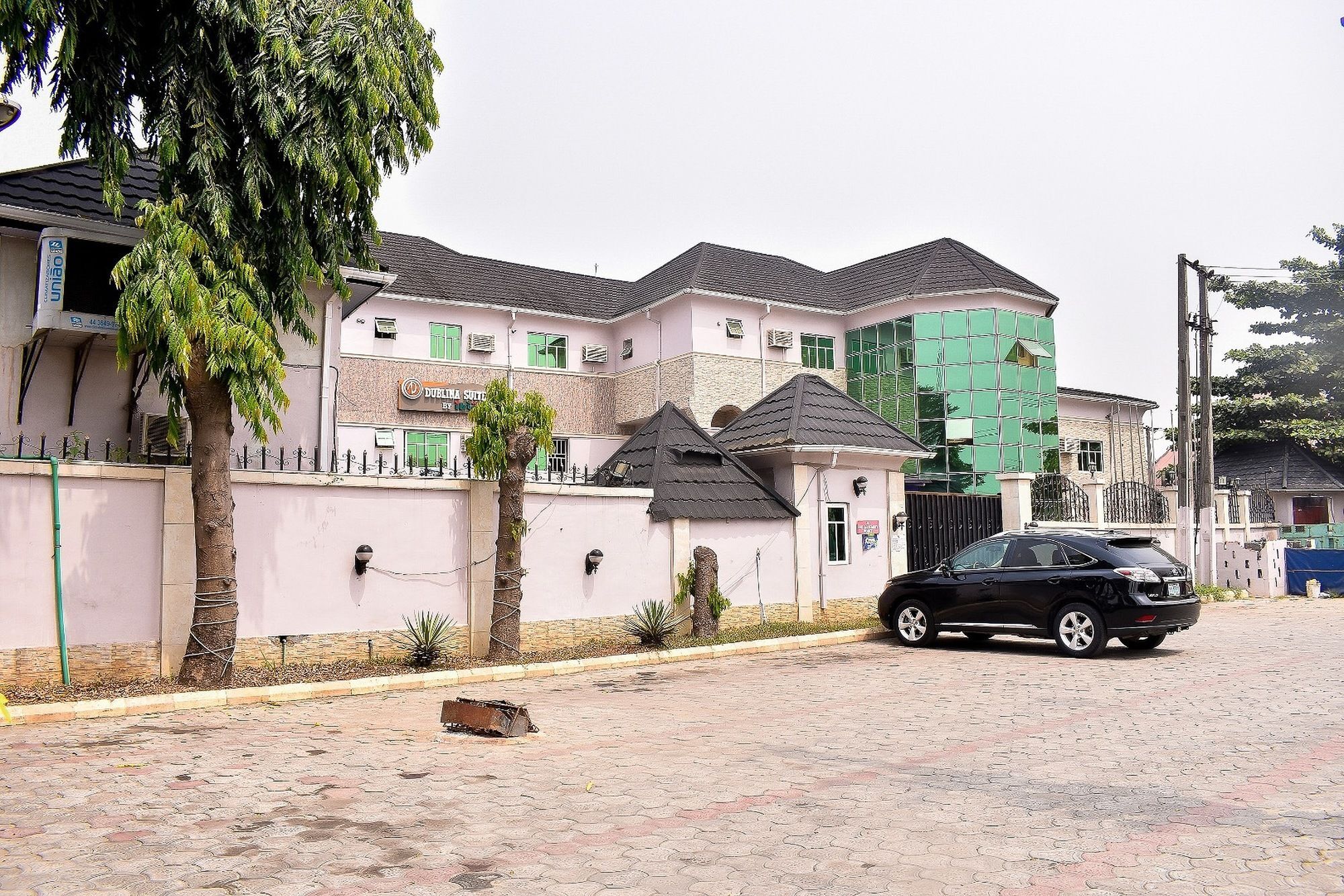 Dublina Suites Festac Town Kültér fotó
